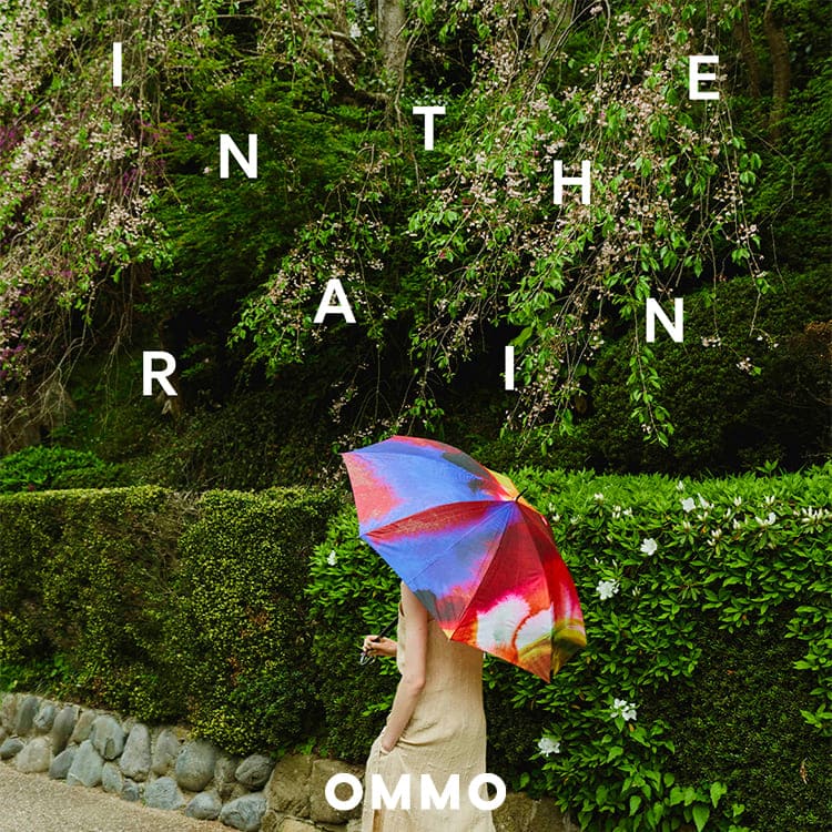 OMMO�i�I�[�G���G���I�[�j�̃V���b�v�j���[�X�uIN THE RAIN | �J���ƂƂ��Ɋy���ށA�V�[�Y�i���A�C�e���B�v