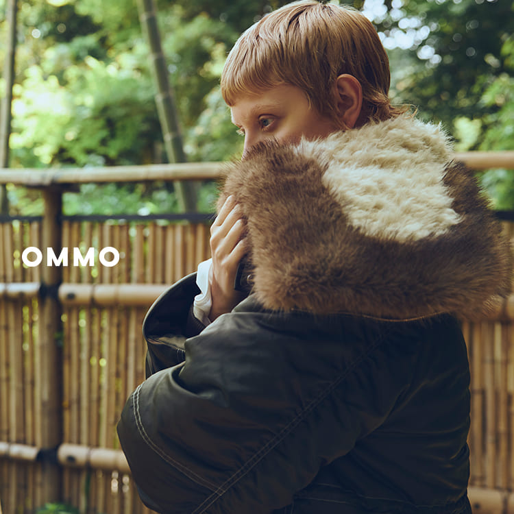 OMMO�i�I�[�G���G���I�[�j�̃V���b�v�j���[�X�u���V�[�Y���̃A�E�^�[�S���C���i�b�v���ꋓ���J�B�v