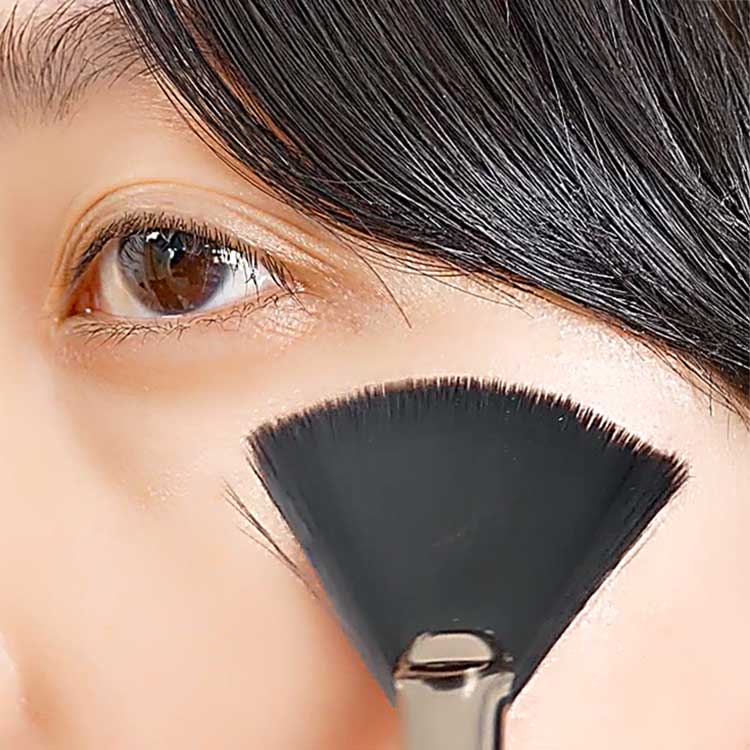 DIDION�i�f�B�f�B�I���j�̃V���b�v�j���[�X�u�ЂƂ͂��ŁA��Ɏ��R�ȃ����n��������n�C���C�g�u���V�v