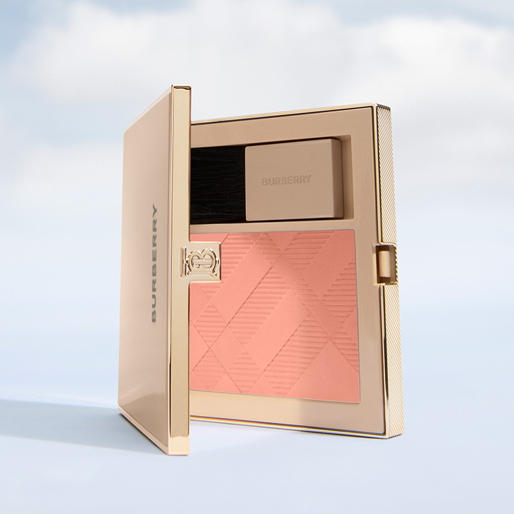 Burberry Beautyio[o[ r[eBj̃Vbvj[XuAEghA[cɒz𓾂Ao[o[`FbNZVubVoBv