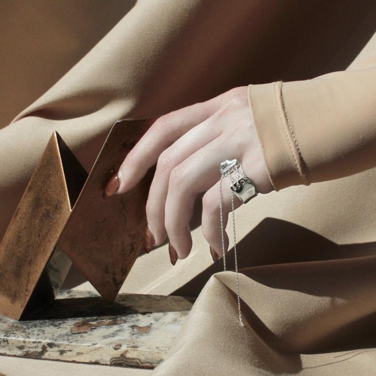 Soierie�i�\�����[�j�̃V���b�v�j���[�X�u�ySoierie�z�����O�����Љ�v