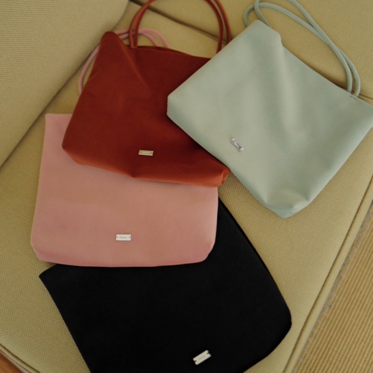 USAGI EDITION�i�E�T�M�G�f�B�V�����j�̃V���b�v�j���[�X�uHenon.�Ől�C��Sofi�~�j�o�b�O�ɁA�H�炵���x���A�f�ނ̐V�F���o��I �v