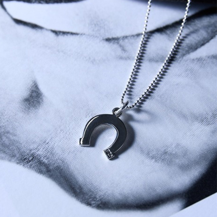 MAISON CLUB�i���]���N���u�j�̃V���b�v�j���[�X�u�}���l���~�R�[�f��Ŕj�B��܂��𖾂邭��������̃A�N�Z���g�v