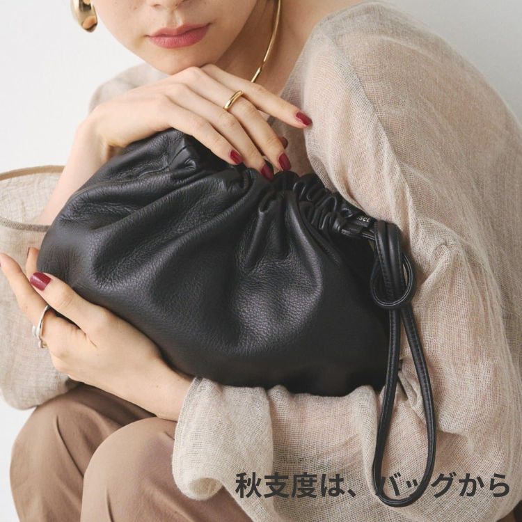 セール】【ユニセックス・本革・340g】ソフトレザーラウンドショルダー
