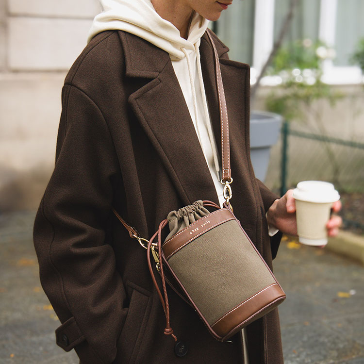 Q bag Paris�i�L���[�o�b�O �p���j�̃V���b�v�j���[�X�u�yQ bag Paris�z�j�b�g��R�[�g�ɍ��킹�����A�H�~�o�b�O�v