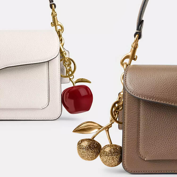COACH チェリー チャーム 箱付き Amazon.co.jp: 2025年 チェリーバッグチャーム コーチバッグペンダント