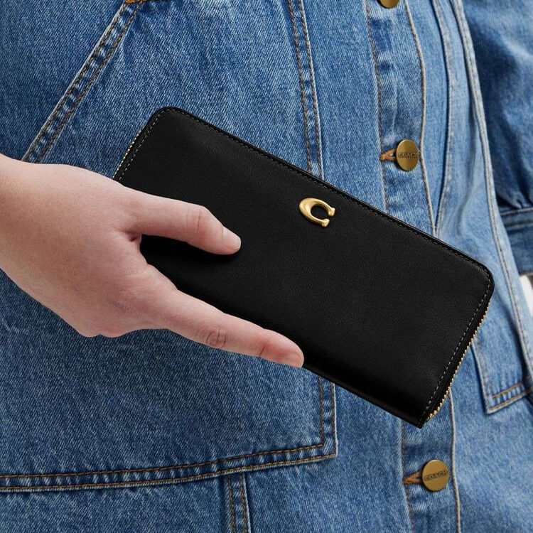 COACH�i�R�[�`�j�̃V���b�v�j���[�X�u�����z�^COACH�v