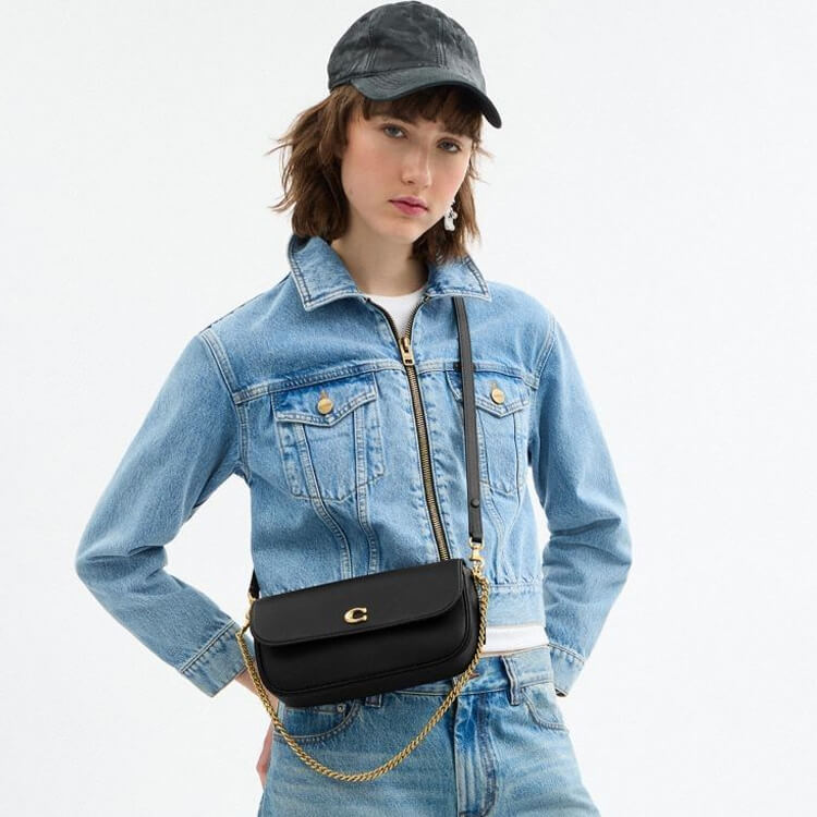 COACH�i�R�[�`�j�̃V���b�v�j���[�X�u�x���̂��o�����ɂ����~�j�o�b�O�^COACH�v