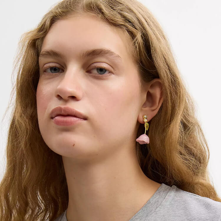 COACH�i�R�[�`�j�̃V���b�v�j���[�X�u�s�A�X�^COACH�v