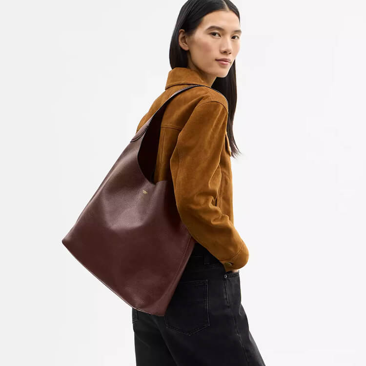 COACH�i�R�[�`�j�̃V���b�v�j���[�X�u�y�ʂȂ̂ɑ�e�ʂȃo�b�O�A�g�u���b�N�����h�^COACH �v