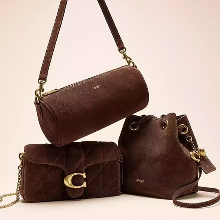 COACH�i�R�[�`�j�̃V���b�v�j���[�X�u�u���E���J���[�̃o�b�O�^COACH�v
