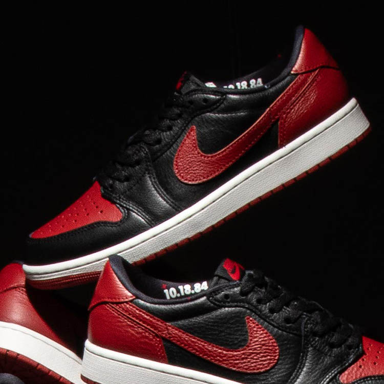 atmos�i�A�g���X�j�̃V���b�v�j���[�X�u�G�A �W���[�_�� 1 ���g�� LOW OG "Banned" Black and Varsity Red �����v