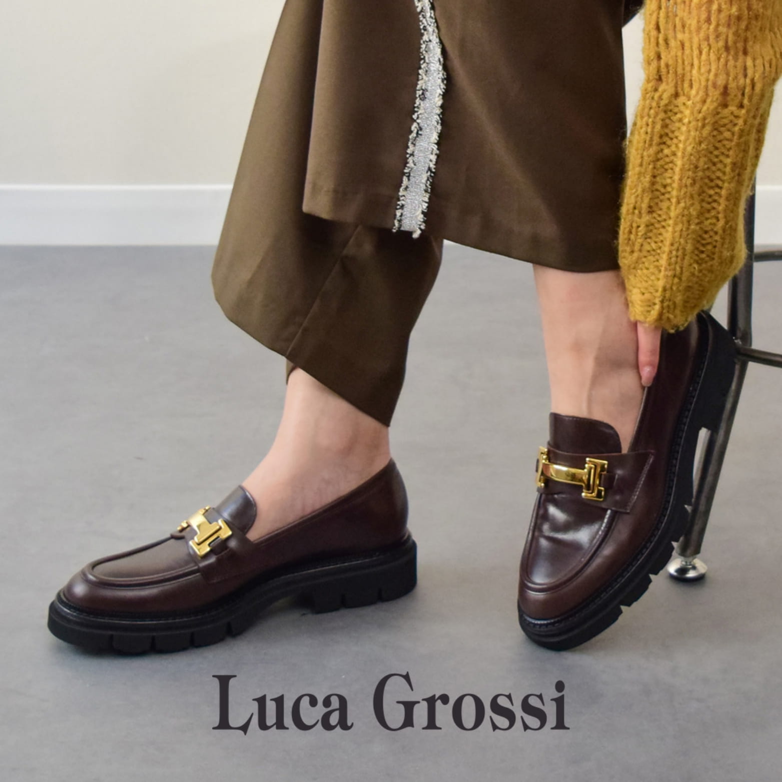 INTER-CHAUSSURESiC^[ VV[j̃Vbvj[XuH̐[݃uEyLuca Grossiz^obN[t@[v