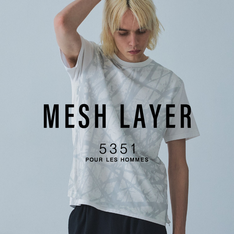 5351POUR LES HOMMES�i5351�v�[�� �I���j�̃V���b�v�j���[�X�u���b�V�����C���[�̃M�~�b�N���������ꖇ�v