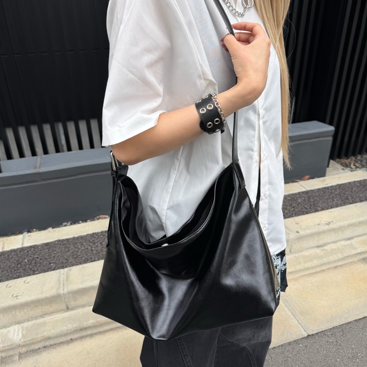 WEGO�i�E�B�S�[�j�̃V���b�v�j���[�X�u���l�C�̃}�X�g�A�C�e�� �A�C���b�g�x���g���[�W�V�����_�[���v