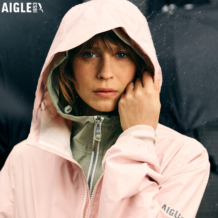 【新品タグ付き】AIGLEレインウエア上下130㎝ AIGLE｜エーグルのトピックス「《AIGLE RAIN特集》天気に急変に