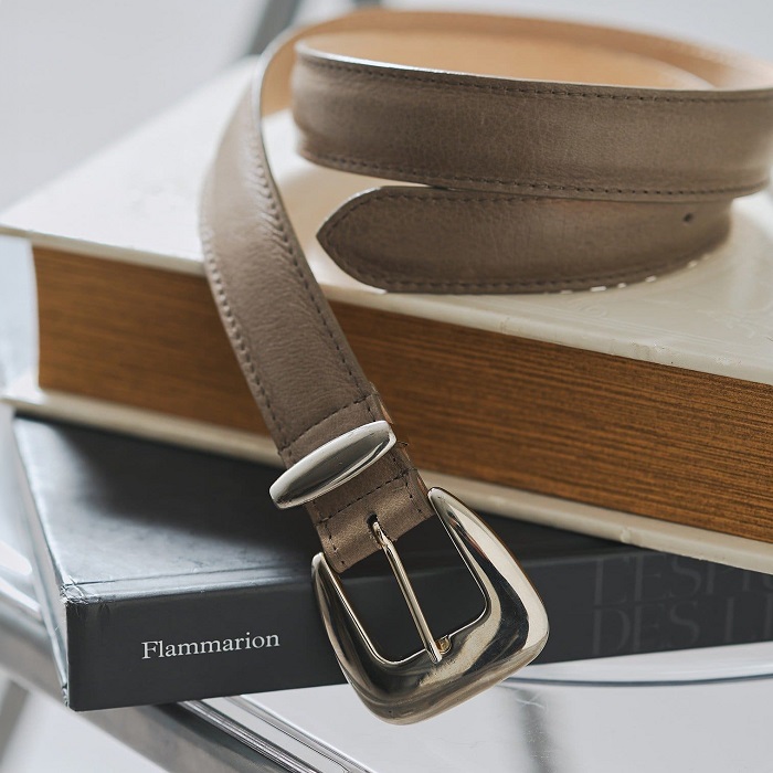 Whim Gazette�i�E�B���K�[�b�g�j�̃V���b�v�j���[�X�u�y�C�ʂ��R�[�f�Ɍ������Ȃ��A��l�̃��U�[�x���g�z�X�N�G�A�o�b�N���x���g��ZOZO�ɓo��I�v