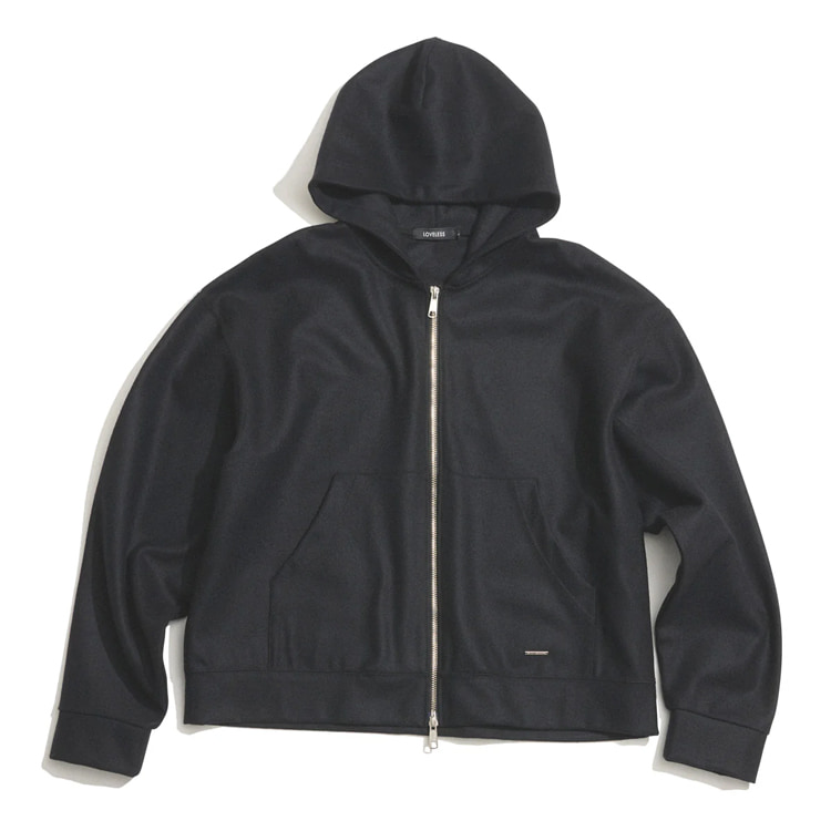 LOVELESS｜ラブレスのトピックス「アウターの役割もこなす便利アイテム