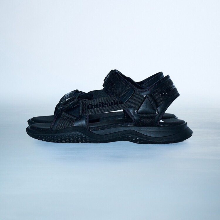 Onitsuka TigeriIjcJ^CK[j̃Vbvj[XuyOHBORI STRAPzXgbvɃuhSꂽACRjbNȃfUC1v
