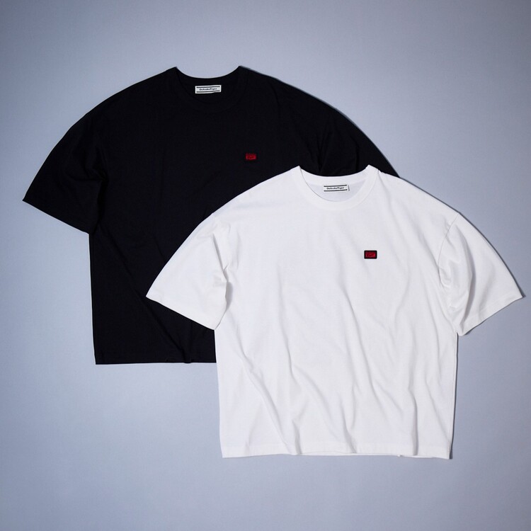 Onitsuka TigeriIjcJ^CK[j̃Vbvj[XuySHORT SLEEVE TEEzɃfUCꂽuhSpb`̃I[o[TCYTVcv