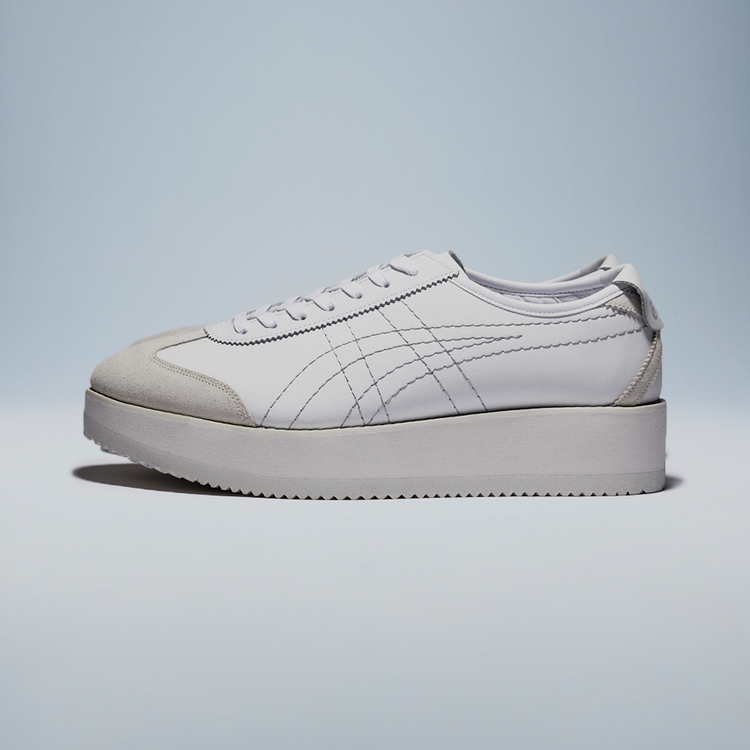 Onitsuka Tiger�i�I�j�c�J�^�C�K�[�j�̃V���b�v�j���[�X�uMEXICO 66 CHUNK�b �n���h�X�e�b�`���̃I�j�c�J�^�C�K�[�X�g���C�v�ƁA�v���b�g�t�H�[���\�[���������v