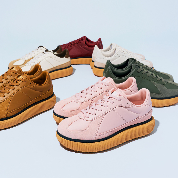 Onitsuka Tiger�i�I�j�c�J�^�C�K�[�j�̃V���b�v�j���[�X�u�y�V���zDELECITY�b�{�����[���\�[���������̒�ԃ��f���ɁA�[�݂̂���J���[�����O�̐V�삪�o��B�v