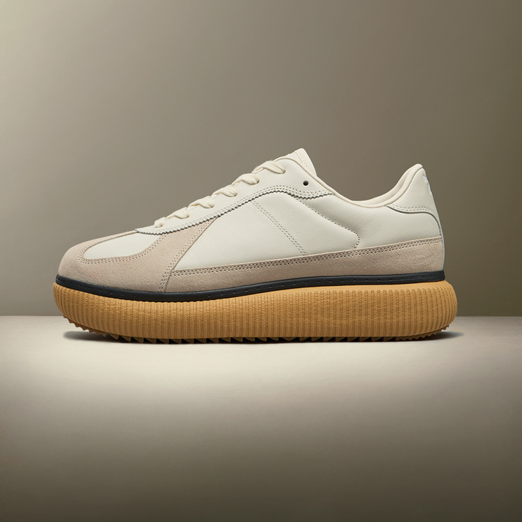 Onitsuka Tiger�i�I�j�c�J�^�C�K�[�j�̃V���b�v�j���[�X�u�yDELECITY�z�X�G�[�h�ƃ��U�[��g�ݍ��킹���㎿�ȕ������v