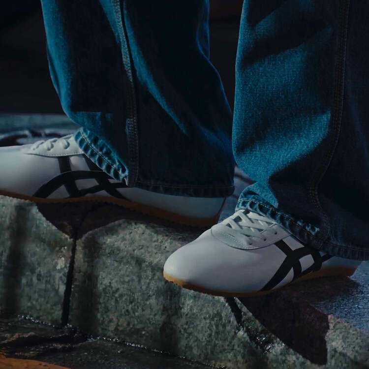 Onitsuka Tiger�i�I�j�c�J�^�C�K�[�j�̃V���b�v�j���[�X�u�yTAI-CHI OG�z�v���[���g�D�Ɣ���̃V���G�b�g���`���A�������ꂽ�Ȃ܂��B�v