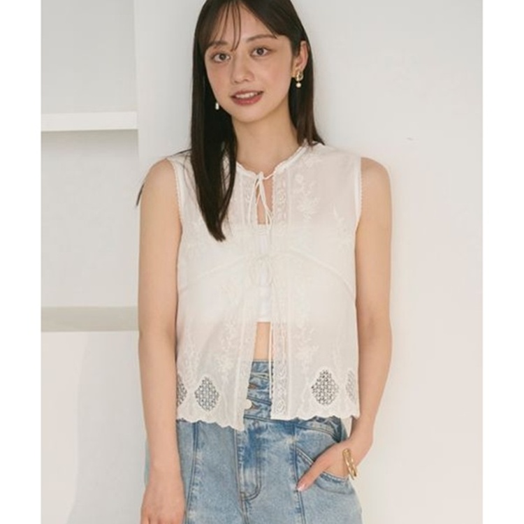 フレイアイディー、今季完売大人気新品タグ付きペラムリボントップス 新品タグ付きFRAY I.D（フレイ アイディー） ペプラムリボン