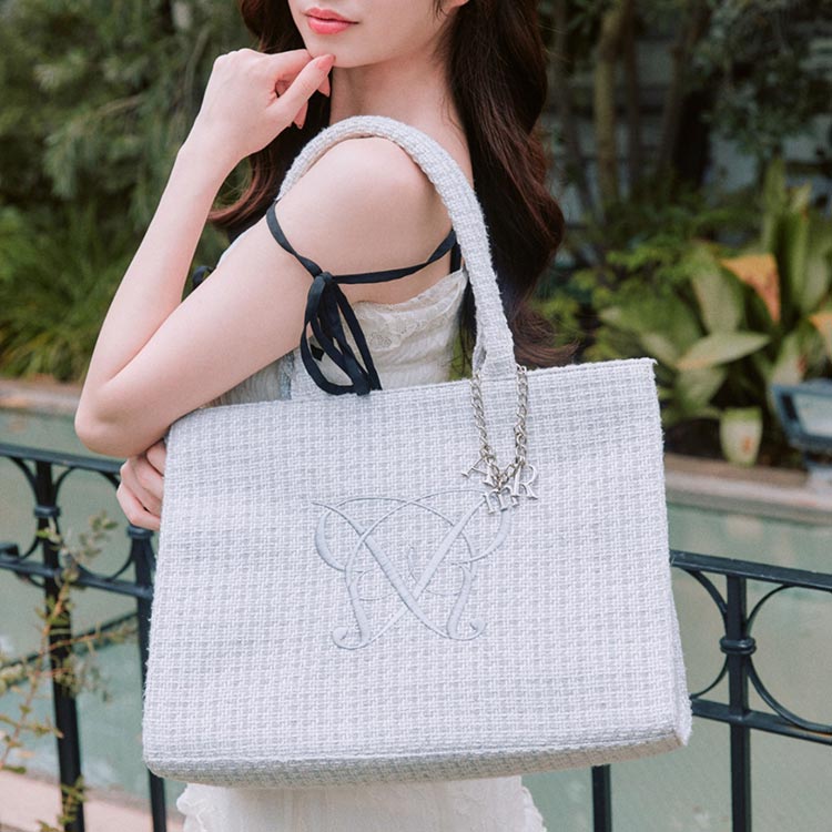 OLIVE des OLIVE�i�I���[�u �f �I���[�u�j�̃V���b�v�j���[�X�u�yOLIVE des OLIVE�z�������u�����hAimeriane joie �̑�l�C�o�b�O�v