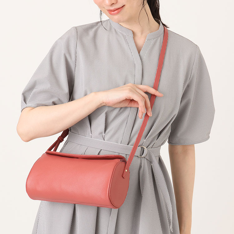 MK MICHEL KLEIN�i�G���P�[ �~�b�V�F���N�����j�̃V���b�v�j���[�X�u�����ڈȏ�̎��[�͂����́B�u���U�[�V�����_�[�o�b�O�v�v