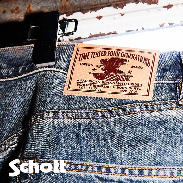 SCHOTT�i�V���b�g�j�̃V���b�v�j���[�X�u�ySchott/�V���b�g�z�ẴX�^�C���́A��{�̑I�ѕ�����B�v