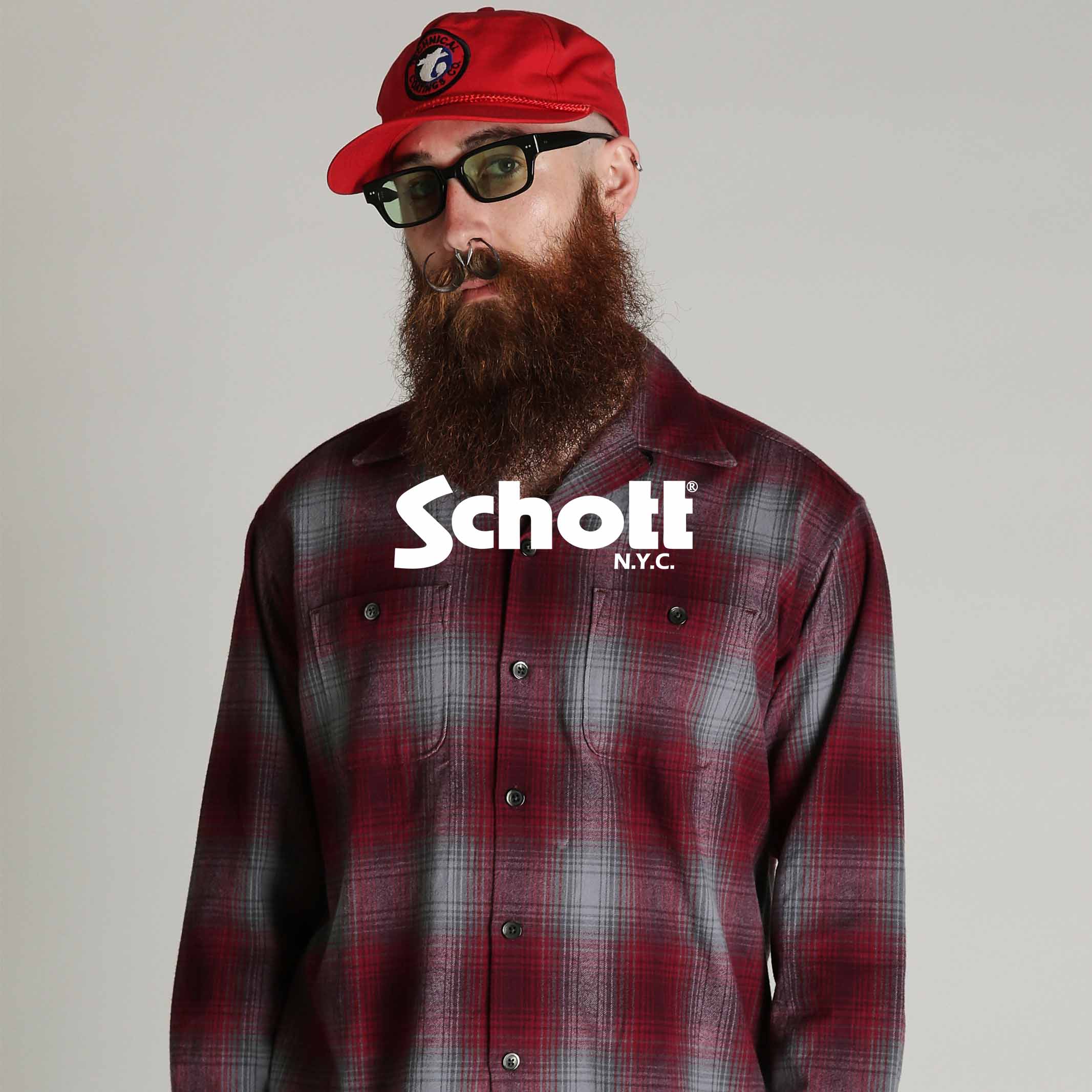 Schott�i�V���b�g�j�̃V���b�v�j���[�X�u�ySchott/�V���b�g�z�H�~�̎���́A���������n�߂Ă���B�v