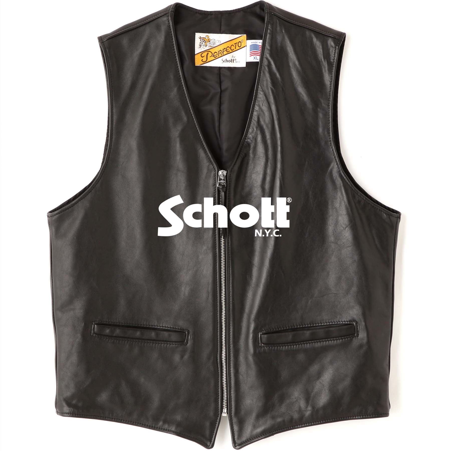 Schott�i�V���b�g�j�̃V���b�v�j���[�X�u�ySchott/�V���b�g�z�ς��Ȃ����l���A���̈ꒅ�ɁB�v