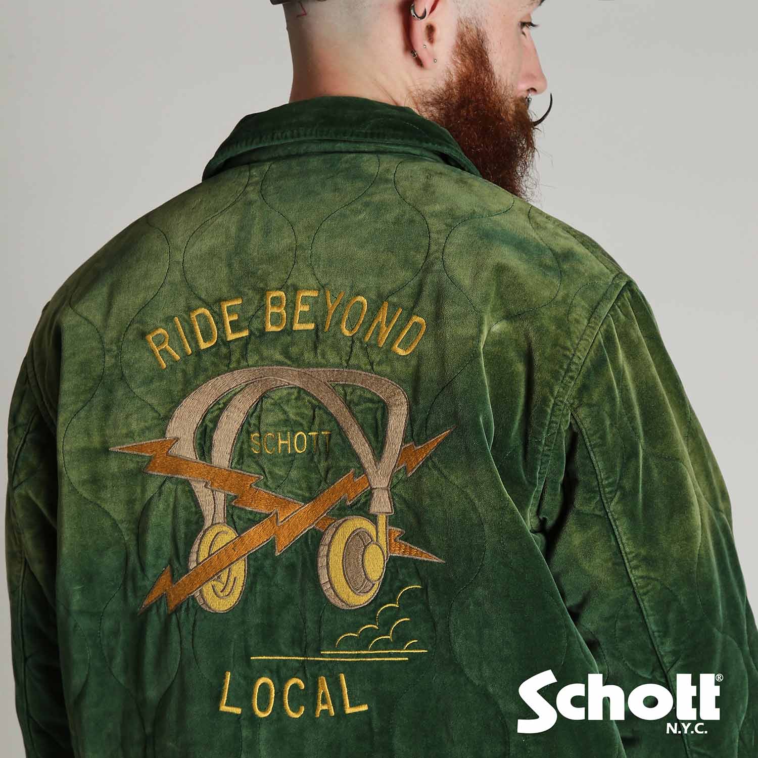 Schott�i�V���b�g�j�̃V���b�v�j���[�X�u�ySchott/�V���b�g�z���̋G�߂ɑI�т����A�V������B�v