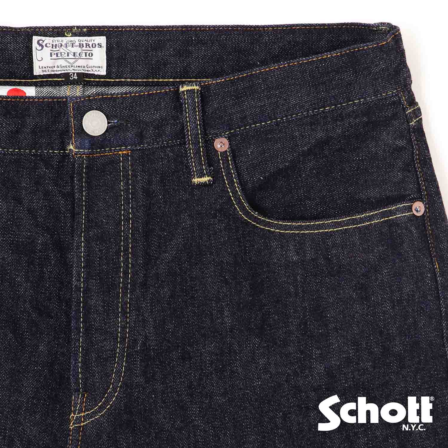 Schott�i�V���b�g�j�̃V���b�v�j���[�X�u�ySchott/�V���b�g�z�������̂ŁA�X�^�C���͂����Ɩʔ����Ȃ�B�v