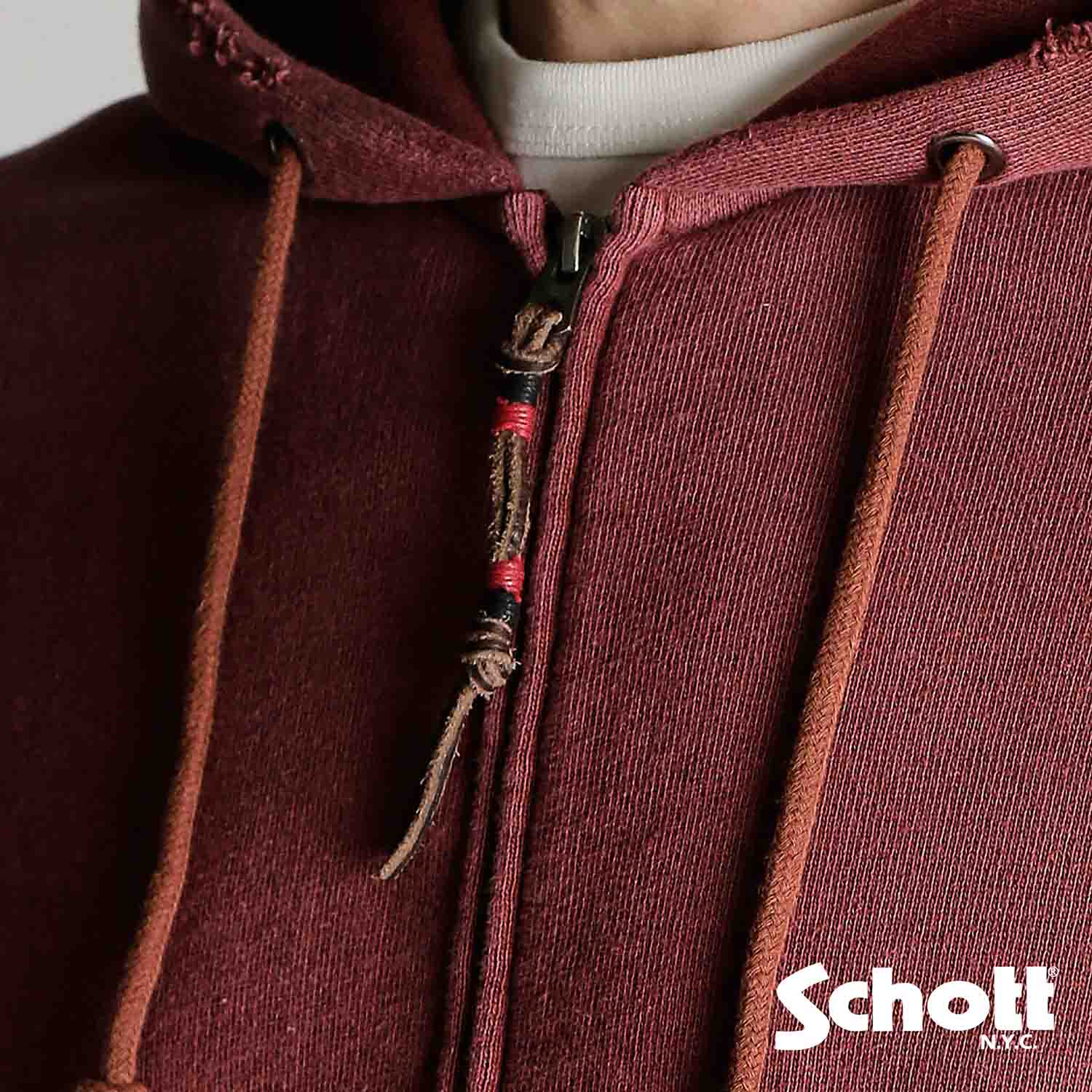 Schott�i�V���b�g�j�̃V���b�v�j���[�X�u�ySchott/�V���b�g�z�K�V�K�V���|���B��l�Ɏ������{���X�E�F�b�g�B�v