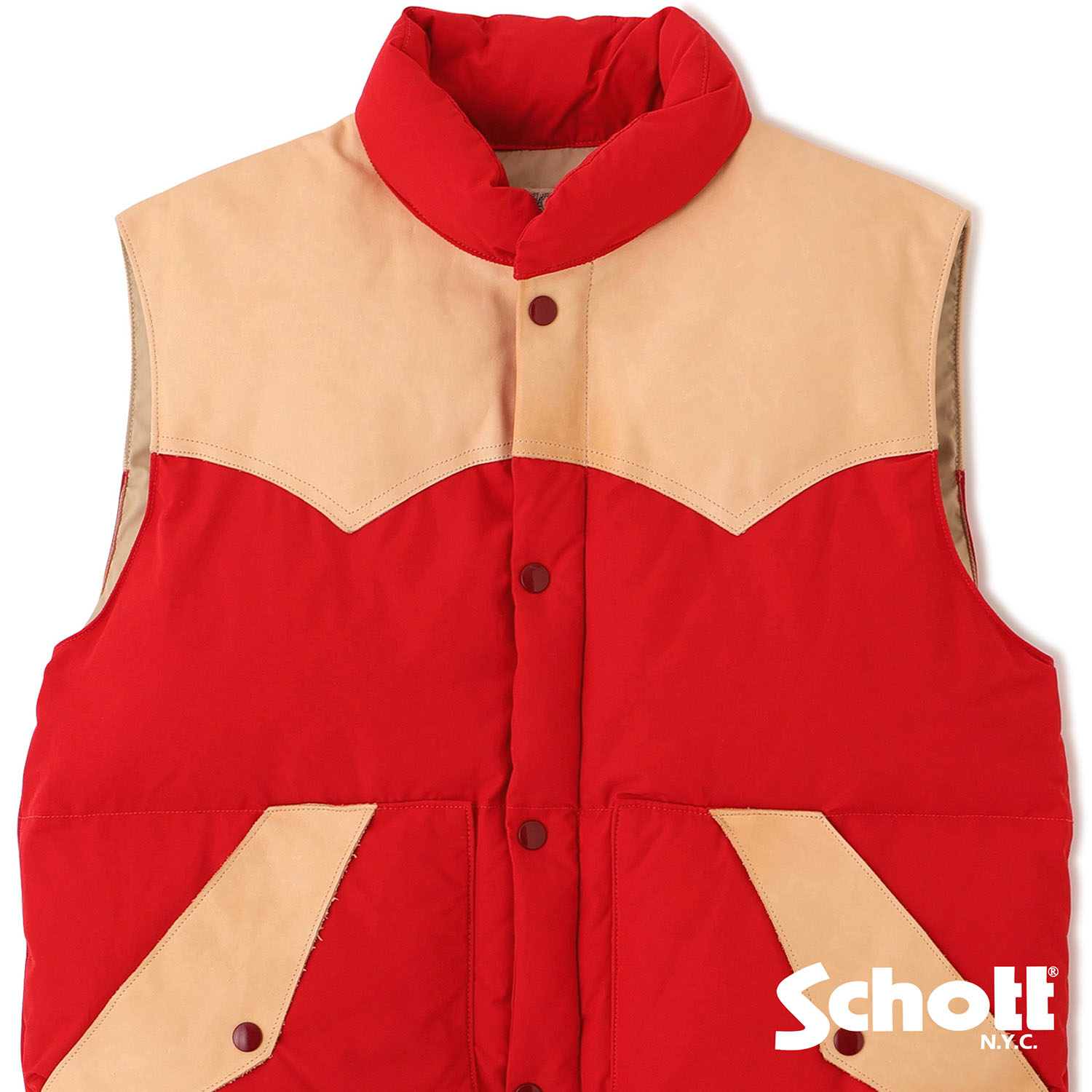 Schott�i�V���b�g�j�̃V���b�v�j���[�X�u�ySchott/�V���b�g�z�����̃X�^�C�����O���A��s�Ŏ�ɓ����B�v