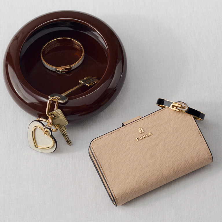 FURLA CAMELIA S COMPACT WALLET L ZIP（財布）｜FURLA（フルラ）のファッション通販 - ZOZOTOWN