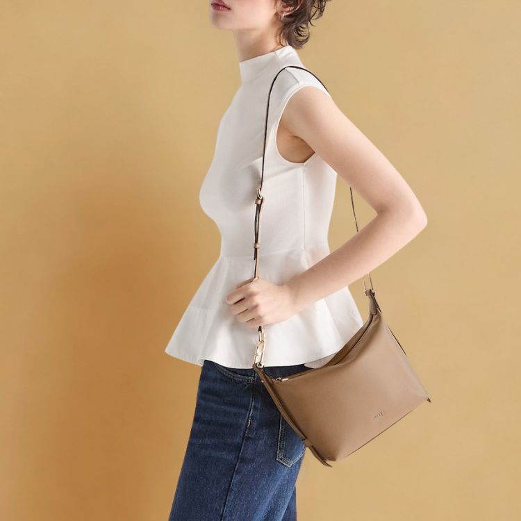 FURLA�i�t�����j�̃V���b�v�j���[�X�u���o�����ɂ������� ! �V�����_�[�o�b�O�v