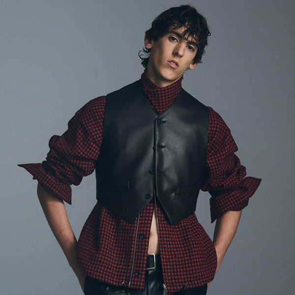 ato�i�A�g�E�j�̃V���b�v�j���[�X�u�A�N�Z�T���[�̂悤�ɓZ���A���U�[�x�X�g�v