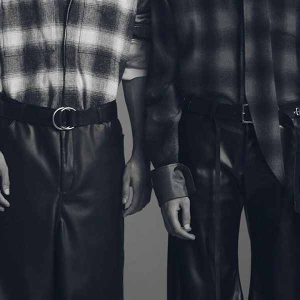 ato�i�A�g�E�j�̃V���b�v�j���[�X�u����ɂ��肰�Ȃ����[�h��Y���郌�U�[�x���g�v