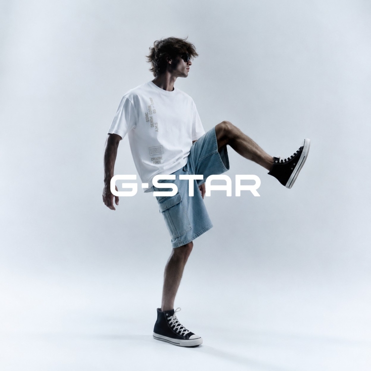 G-STAR RAW�i�W�[�X�^�[�E���D�j�̃V���b�v�j���[�X�u�yG-STAR�z���̉āAT�V���c��I�ђ����B�v