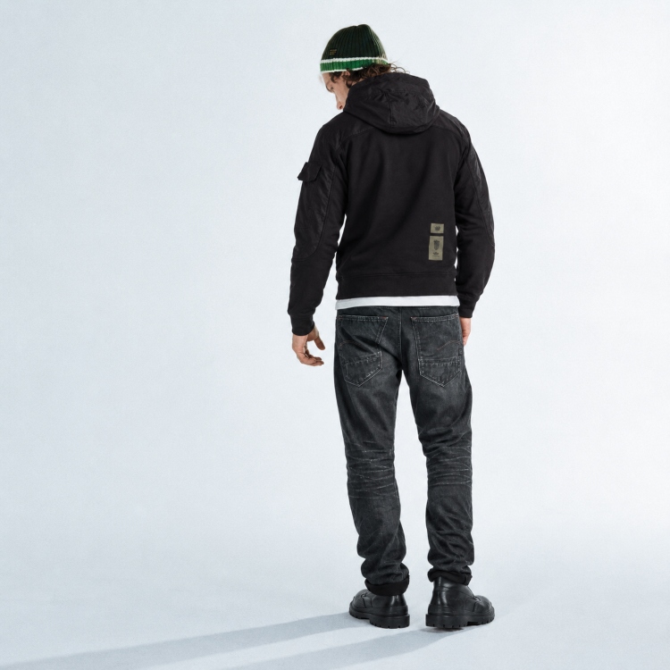 G-STAR RAW�i�W�[�X�^�[�E���D�j�̃V���b�v�j���[�X�u�yG-STAR�z���낻��o�ԁB�X�E�F�b�g���p�[�J�[�B�v