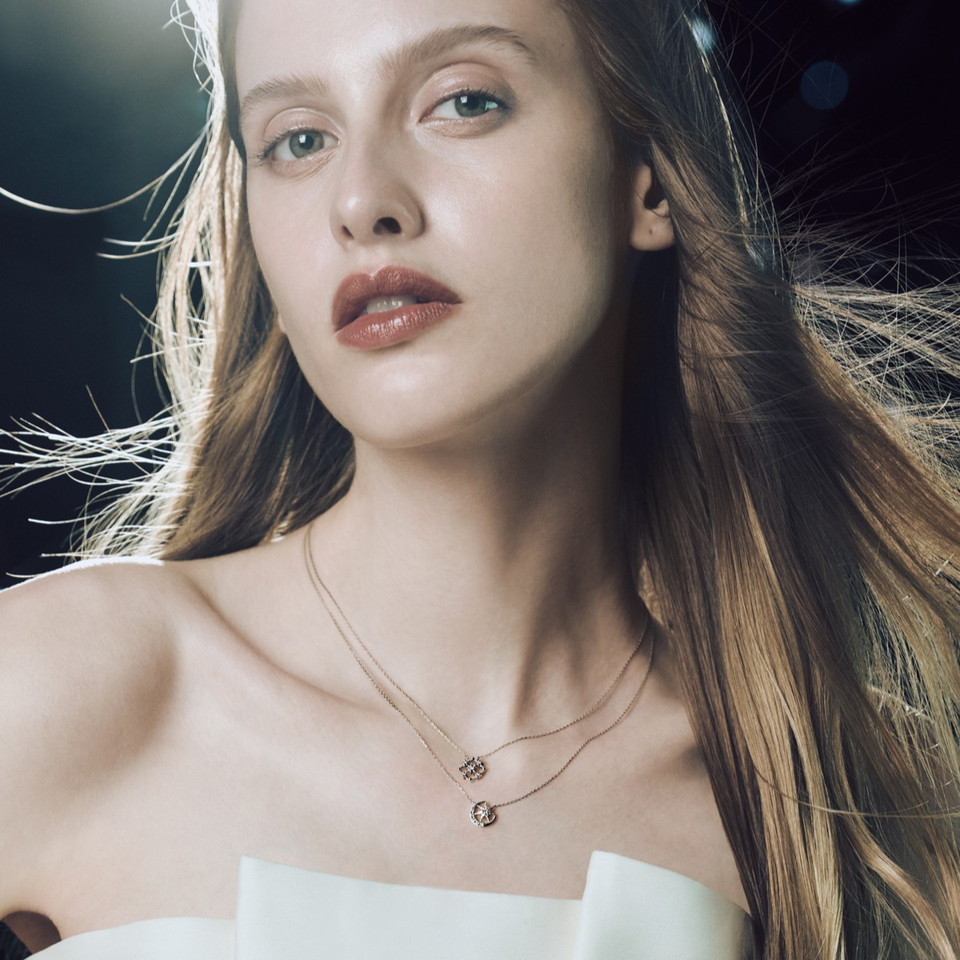 VENDOME AOYAMAi@h[Rj̃Vbvj[XuHoliday Limitedv