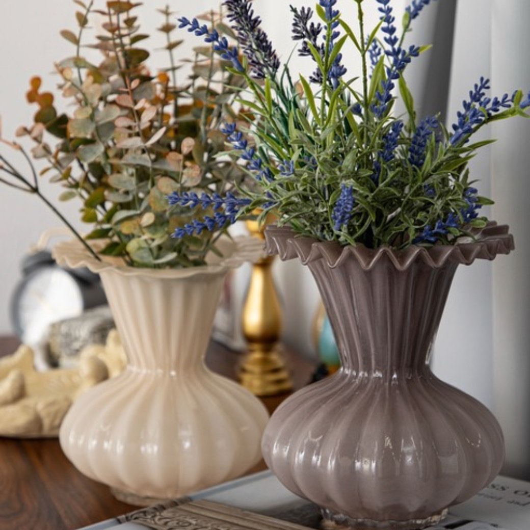 Million Carats�i�~���I���J���b�c�j�̃V���b�v�j���[�X�u�A���e�B�[�N���̃t�����f�U�C�������͓I�ŁA�ǂ�ȃC���e���A�ɂ��D������Y���܂��B�v