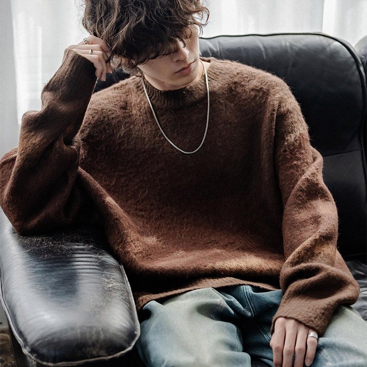 Rocky Monroe(ロッキーモンロー)の「グラデーションが秋冬コーデに映える!オーバーサイズモヘアライクニット!」