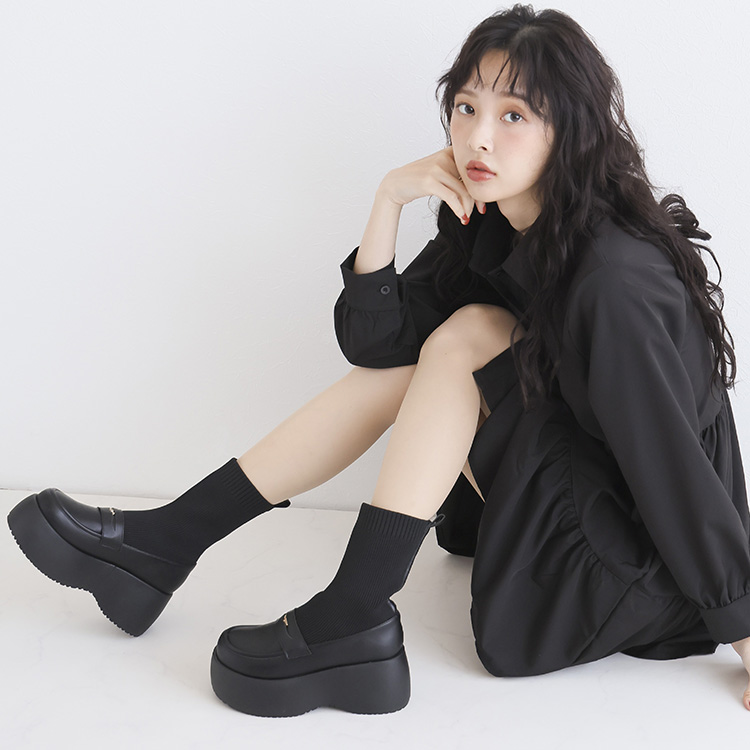 VIVIAN COLLECTION(ヴィヴィアンコレクション)の「今年履きたい。VIVIANのおすすめ新作ブーツ」