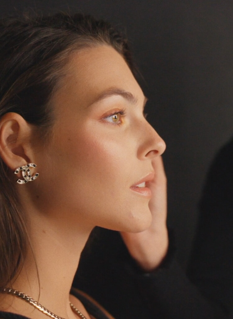 CHANEL レ ベージュ】ぬくもりのある肌、明るい目もと、つややか