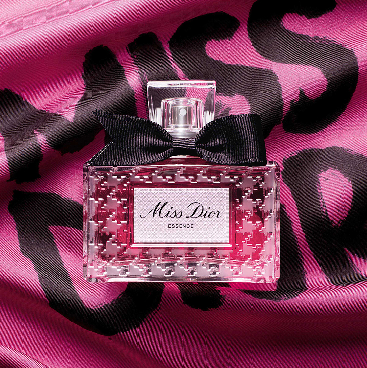 専用　新製品　極美品　Miss Dior Essence 香水　プレステージ巾着 専用 新製品 極美品 Miss Dior Essence 香水 プレステージ巾着